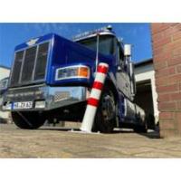 Kantelbare afschermpaal wit met rode strepen 1000 mm.