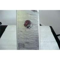 Parkeerbeugel met rond cilinderslot voor in beton, 500mm boven de grond wit/rood