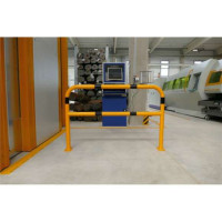 Stalen buis hoepel geel/zwart met dwarsbalk 60 mm. voor in beton 1000x1000 mm.