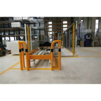 Anti stootbeugel geel/zwart 90° met voetplaat 650x600 mm.