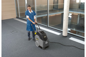 TAPIJTREINIGINGSMACHINE BRC 30/15 C