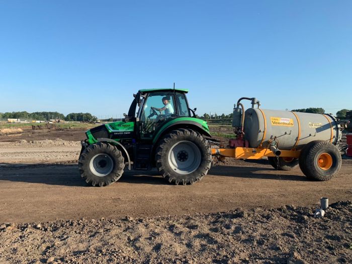 Deutz Fahr 6150.4 tractor