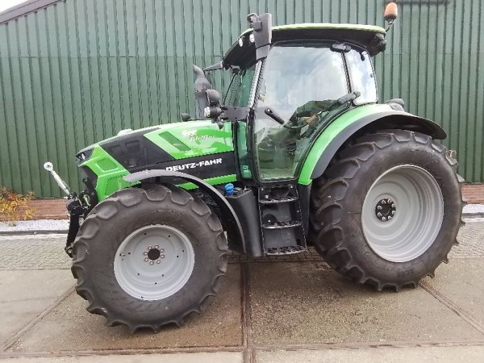 Jong gebruikte Deutz Fahr 6120 TTV