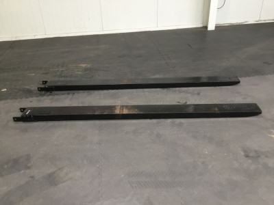 - - Verlenglepels Heftruck