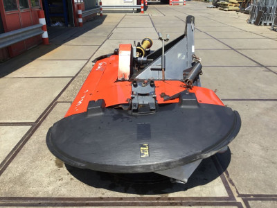 Kuhn 300 F Frontmaaier