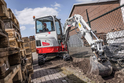Takeuchi TB325 R Binnendraaier