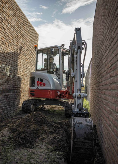 Takeuchi TB335 R Binnendraaier