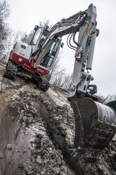 Takeuchi TB240 Minikraan