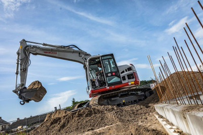 Takeuchi TB2150R Monoboom Graafmachine