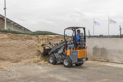 Giant G1100 Shovel