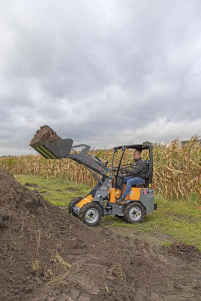 Giant G1100 Shovel