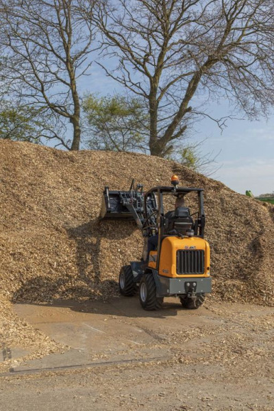 Giant G1500 Shovel