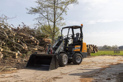 Giant G1500 Shovel