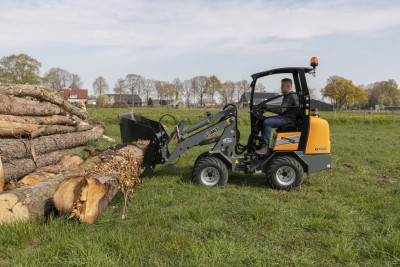Giant G1500 Shovel