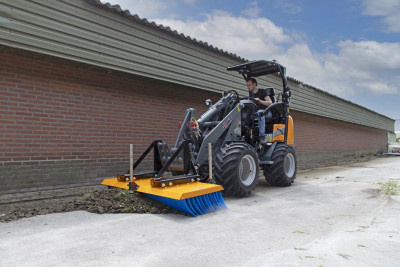 Giant G1500 Shovel