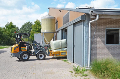 Giant G2200E Shovel