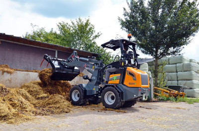 Giant G2200E Shovel