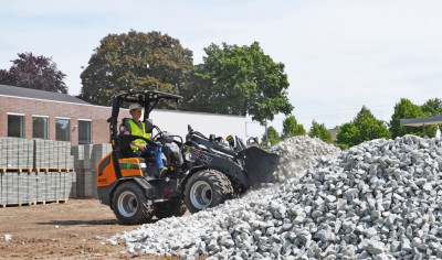 Giant G2200E X-TRA Shovel