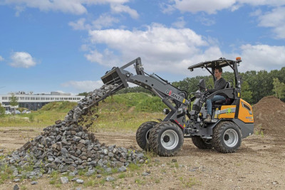 Giant G2200E X-TRA Shovel