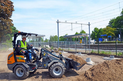Giant G2200E X-TRA Shovel