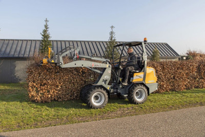 Giant G2300 HD Shovel