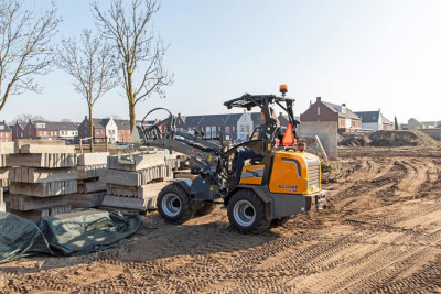 Giant G2300 X-TRA Shovel
