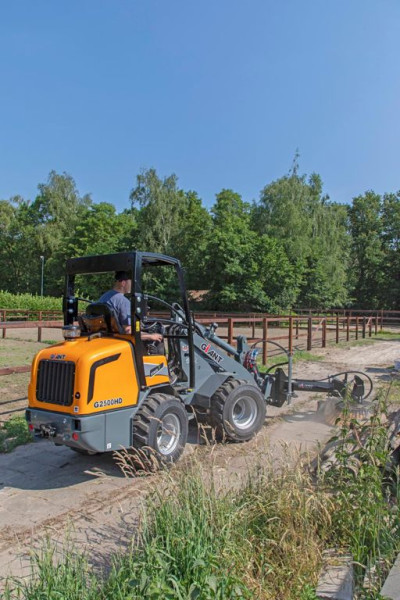 Giant G2500 HD Shovel