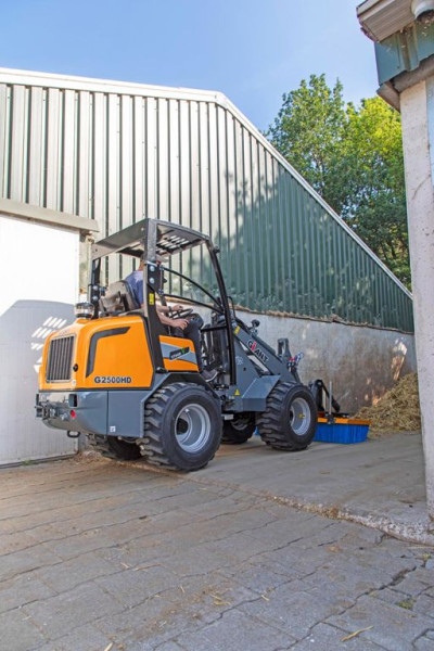 Giant G2500 HD Shovel