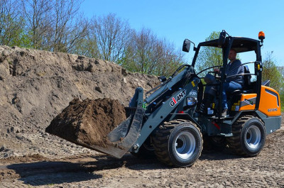 Giant G2700 HD Shovel