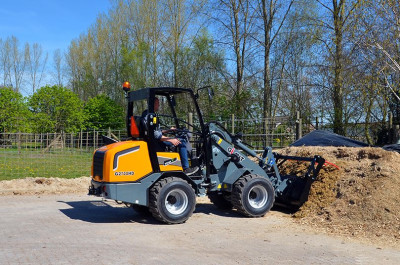 Giant G2700 HD Shovel