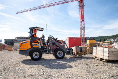 Giant G2700 HD+ Shovel