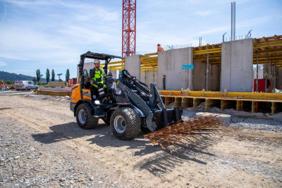 Giant G2700 HD+ Shovel