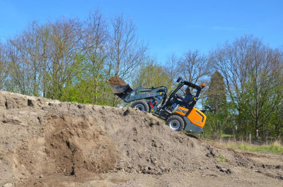Giant G2700 HD+ Shovel