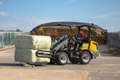 Giant G2700E Shovel