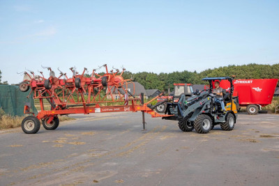Giant G2700E Shovel