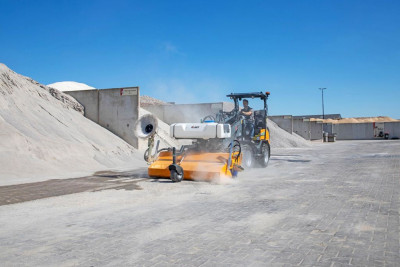 Giant G2700E Shovel