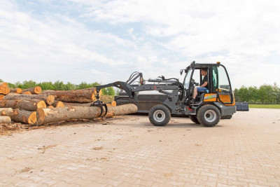 Giant G2700E Shovel