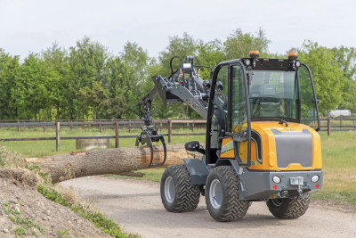Giant G2700E Shovel