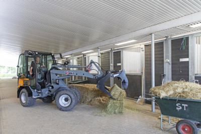 Giant G2700E Shovel