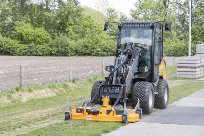 Giant G2700E HD Shovel