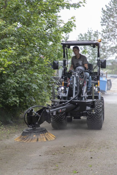 Giant G2700E X-TRA Shovel
