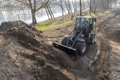 Giant G3500 X-TRA Shovel