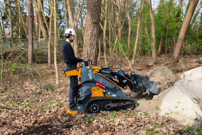 Giant GS900 Skid Steer Lader