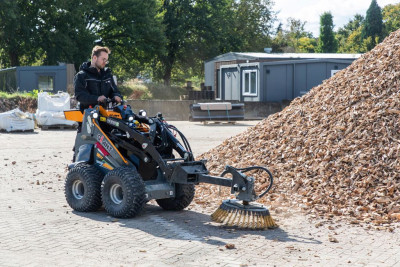 Giant GS900E Skid Steer Lader