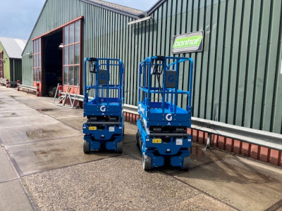 Twee nieuwe Genie GS‑1932 E‑Drive schaarhoogwerkers
