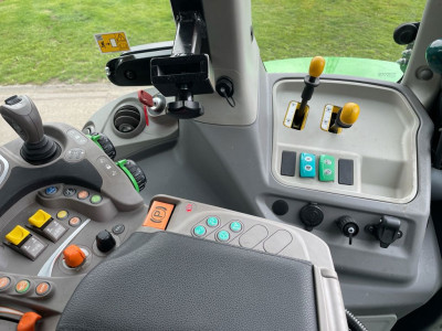 Deutz Fahr 6180 AGROTRON TTV Tractor