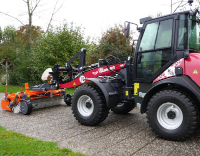 Yanmar V8E Shovel