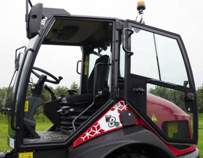 Yanmar V8E Shovel