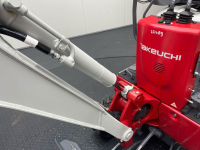 Takeuchi TB 210R LSA Minikraan