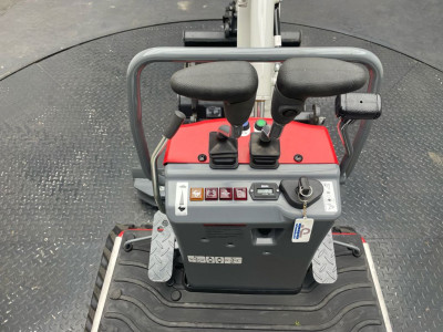 Takeuchi TB 210R LSA Minikraan